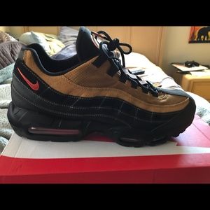 Air max 95 essential cosmic clay